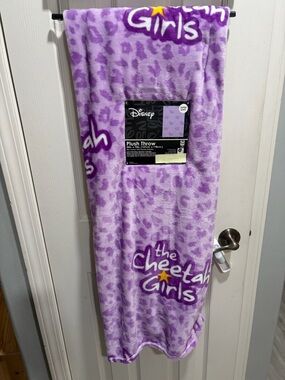 Disney Purple Cheetah Girls Plush Throw